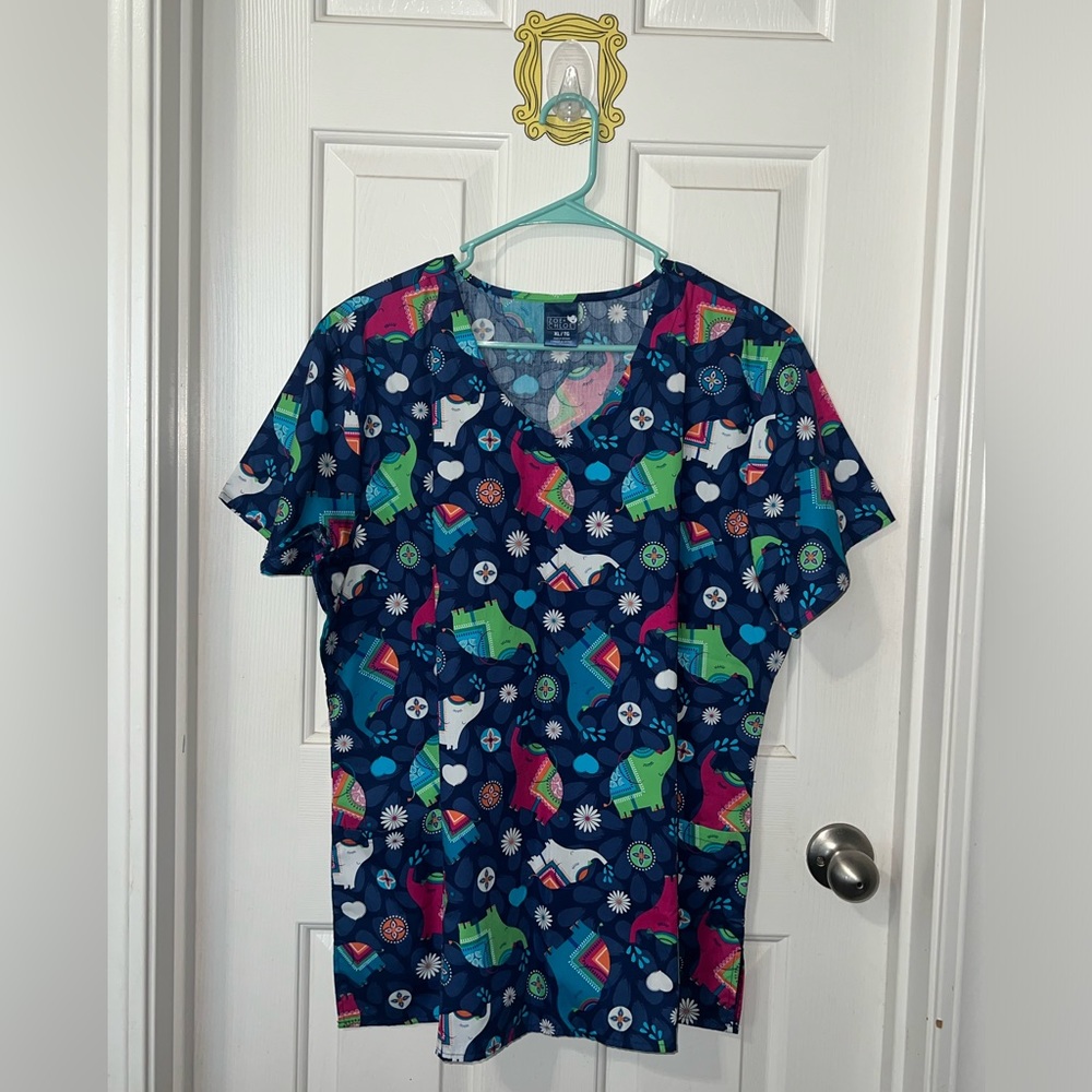 Zoe and Chloe nurse scrubs elephants size XL new with tag